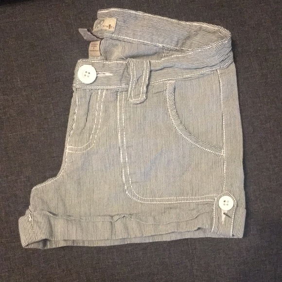 3 for $35 It’s SO Ish Size 7 Summer Shorts!!! - Picture 3 of 3